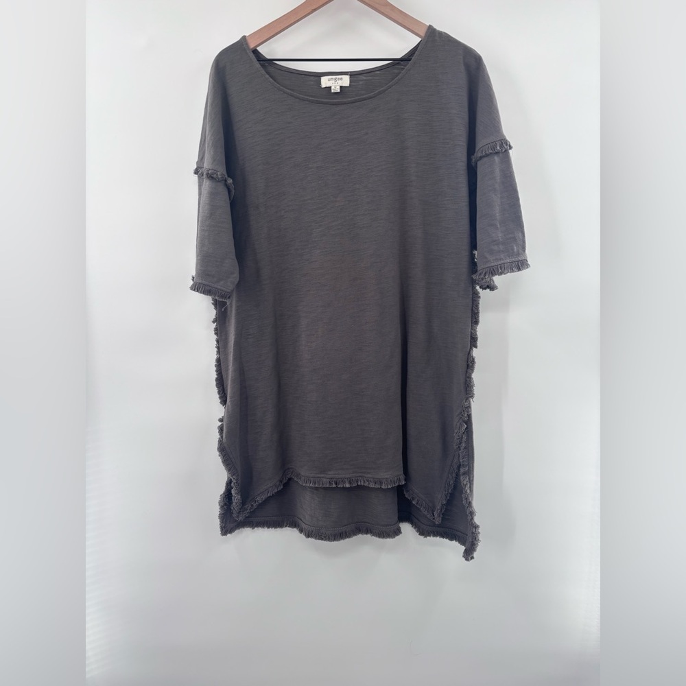 Umgee Charcoal Fringed Tunic Top High-Low Hem Size Medium